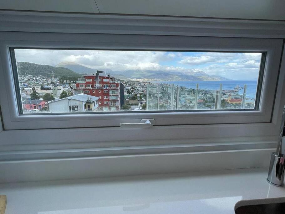 Ocean & Mountain View Apartment Ushuaia Exterior photo